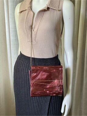 Sleek Metallic Bordeaux Crossbody Bag - Elegant Evening Accessory